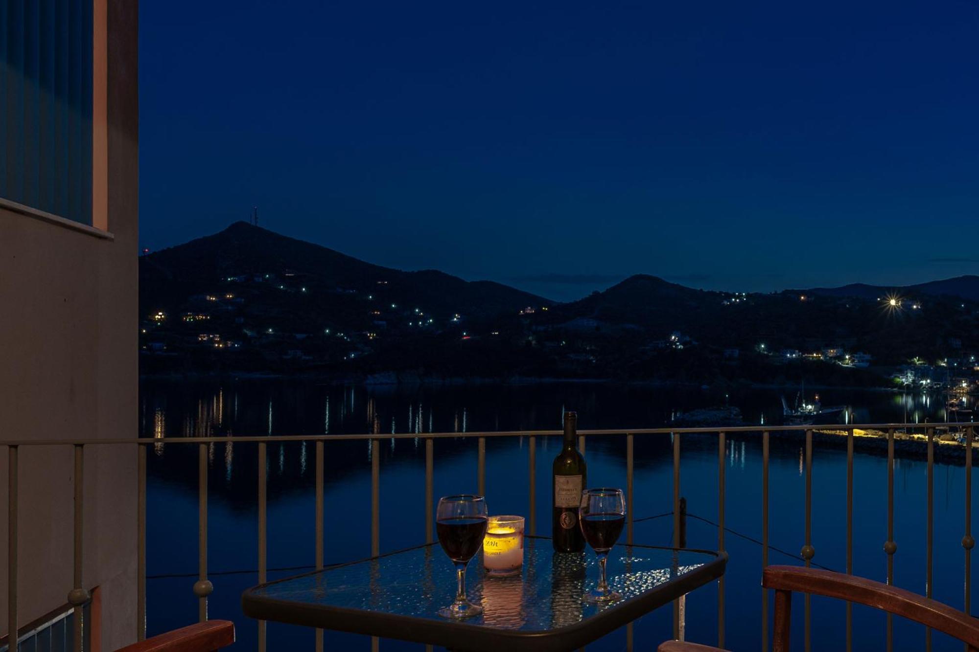 Niovi Seaview Apartments アイイ・アポストロ エクステリア 写真