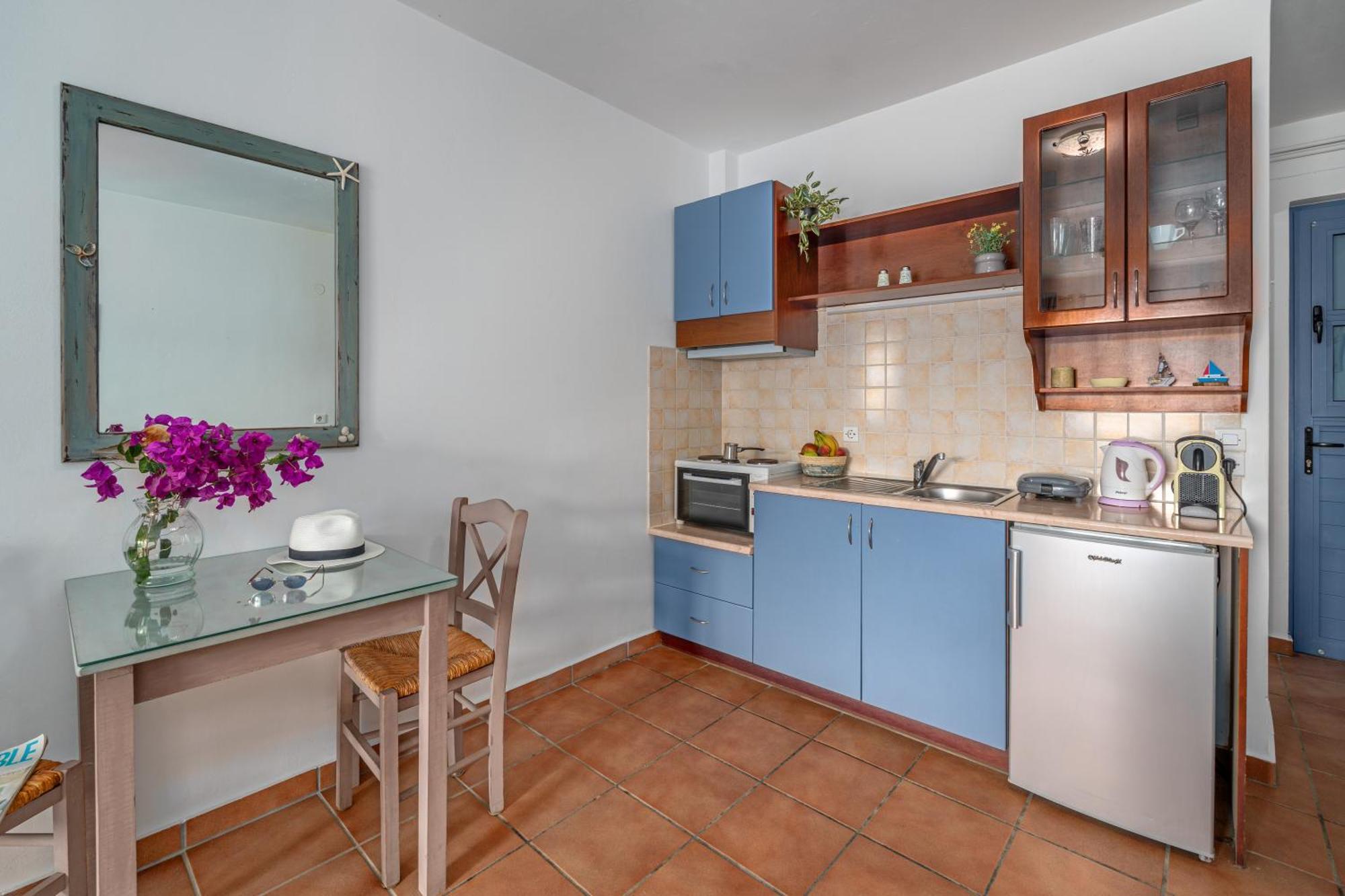 Niovi Seaview Apartments アイイ・アポストロ エクステリア 写真
