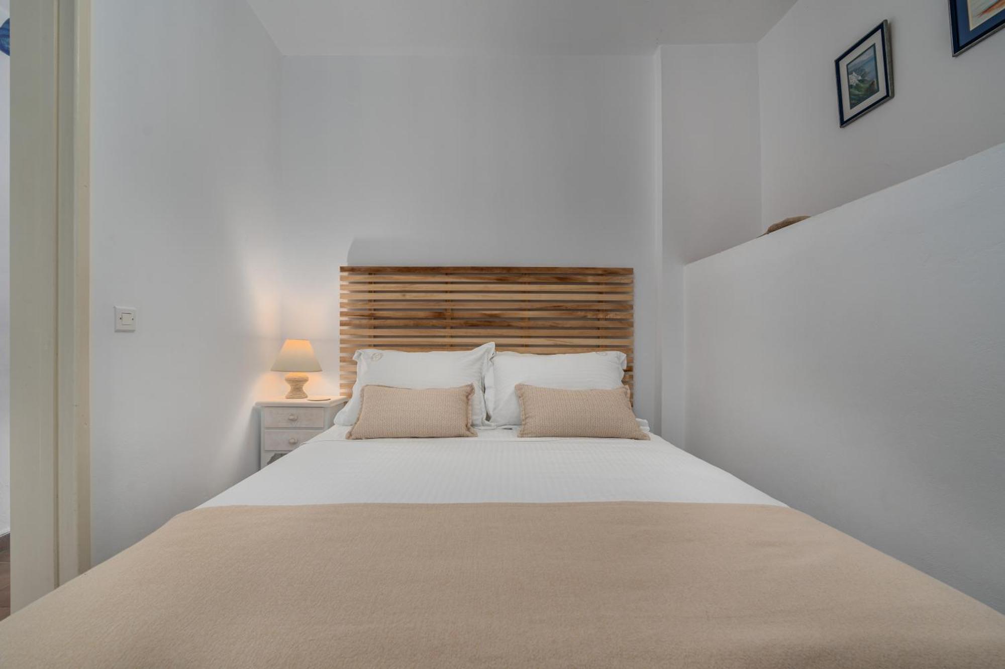 Niovi Seaview Apartments アイイ・アポストロ エクステリア 写真